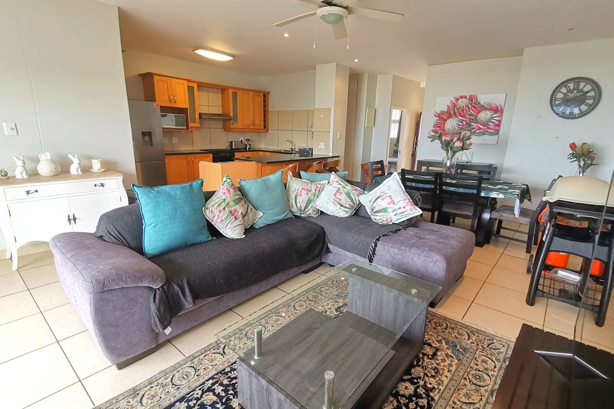 Retire or live here permanently - close to the beach and lagoon.  - Photo 2