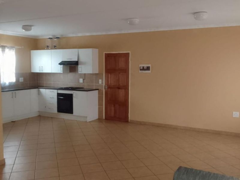 4 Bedroom House in Blue Hills Extension 32 for sale - Photo 5