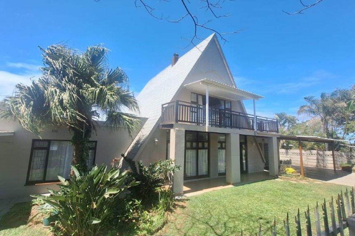 Stunning A-frame House In Hibberdene With Sea Views! - Photo 2
