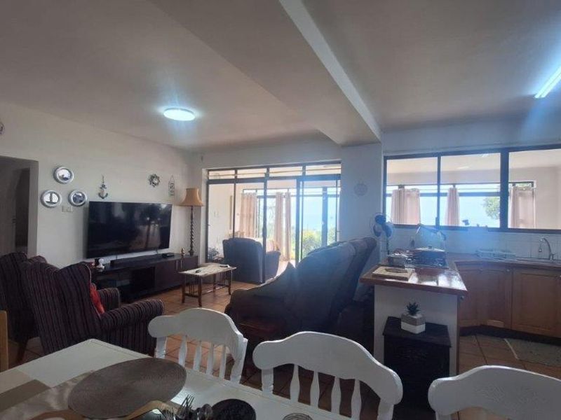 Stunning A-frame House In Hibberdene With Sea Views! - Photo 9