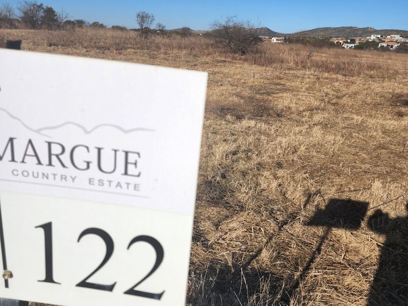 Magnificent Property in a Private Country Estate. - Photo 5