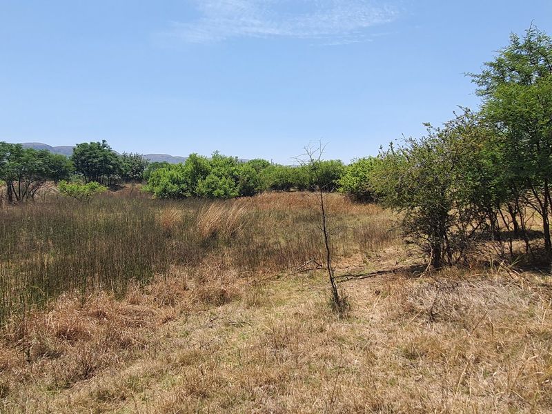 Exceptional land opportunity in a Private Country Estate. - Photo 5