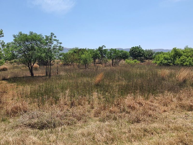 Exceptional land opportunity in a Private Country Estate. - Photo 10