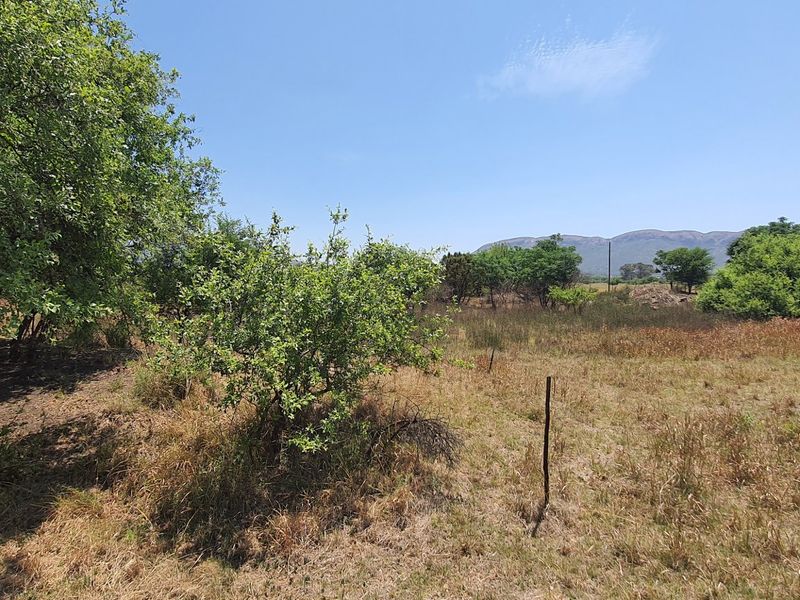 Exceptional land opportunity in a Private Country Estate. - Photo 8