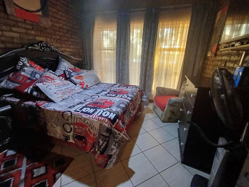 Modern 3-Bedroom Duplex Townhouses for Sale in Neserhof, Klerksdorp - Photo 9