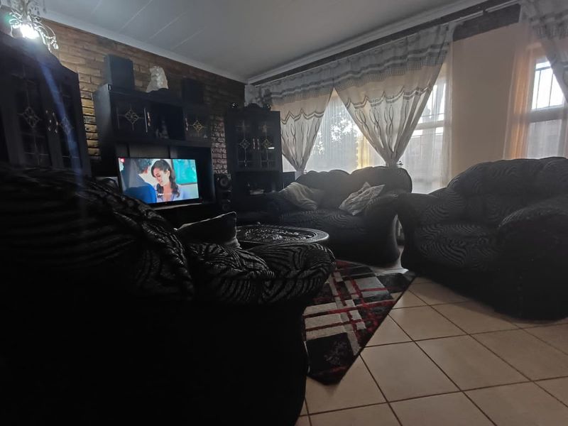 Modern 3-Bedroom Duplex Townhouses for Sale in Neserhof, Klerksdorp - Photo 6