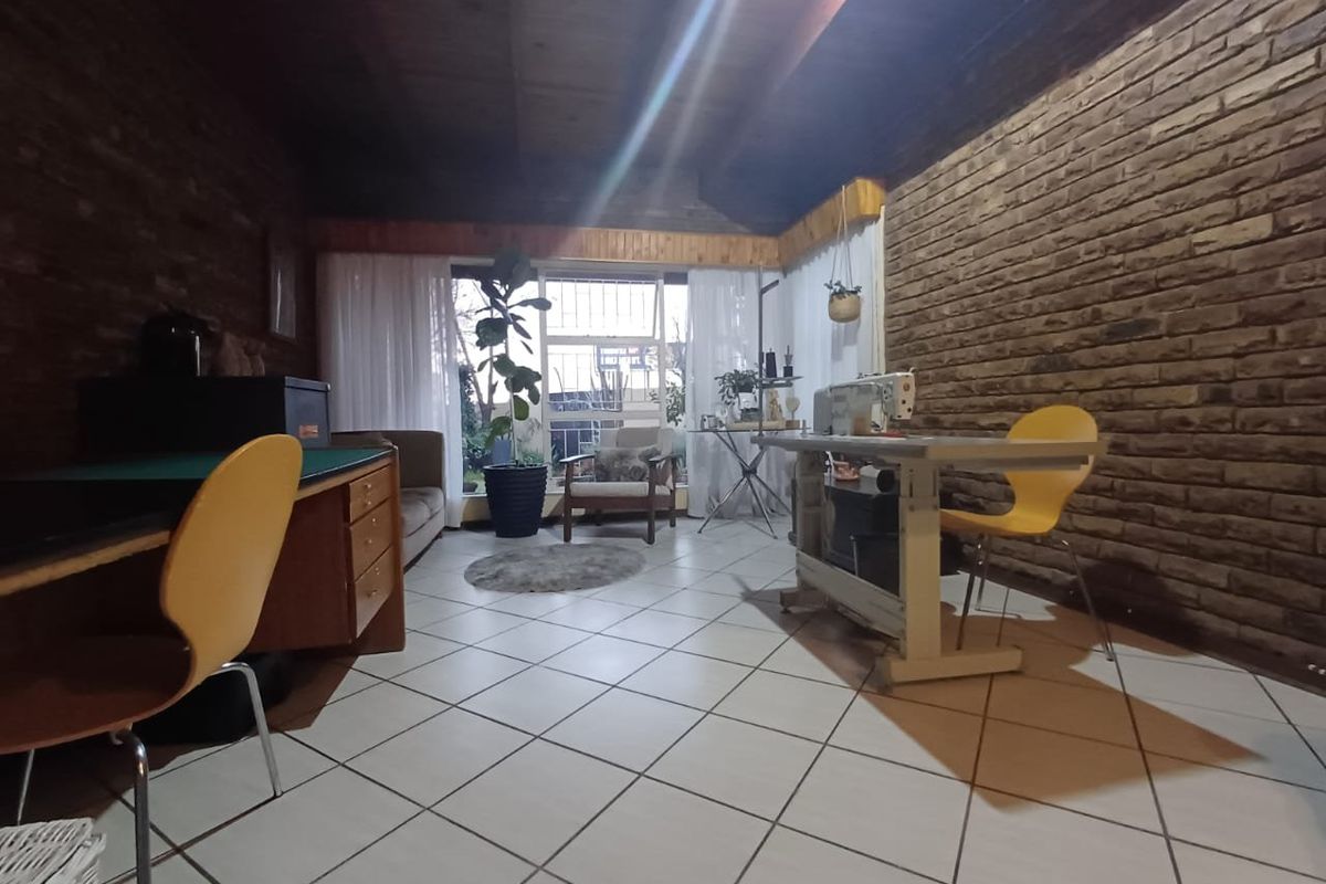 Modern 3-Bedroom Townhouse for Sale in Neserhof, Klerksdorp - Photo 2