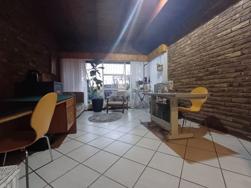 Modern 3-Bedroom Townhouse for Sale in Neserhof, Klerksdorp - Photo 2