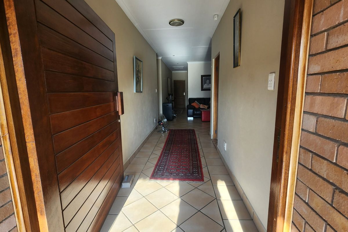This Sought After Complex, 3 Bedrooms, 2 Bathrooms and a Study - Photo 4