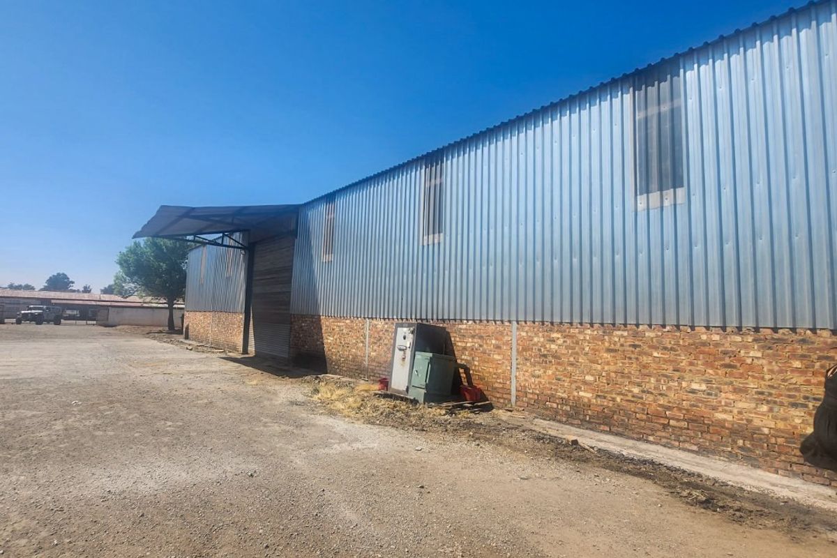 Prime Industrial Property Featuring Offices, Warehouse, and Boardroom! - Photo 5