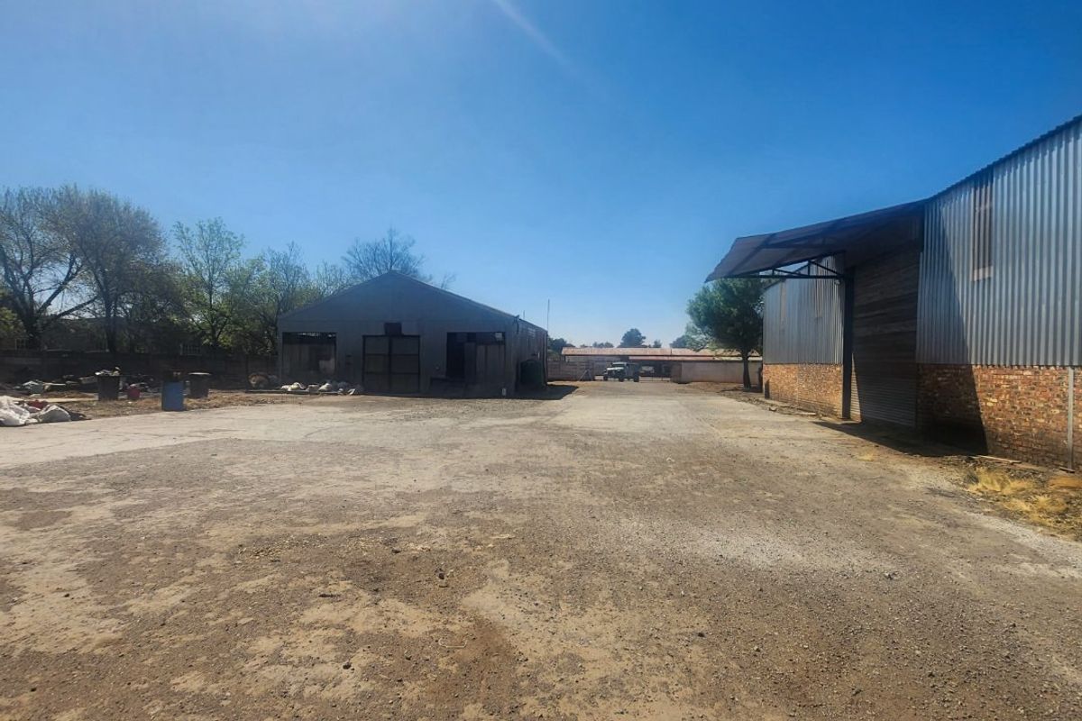 Prime Industrial Property Featuring Offices, Warehouse, and Boardroom! - Photo 4