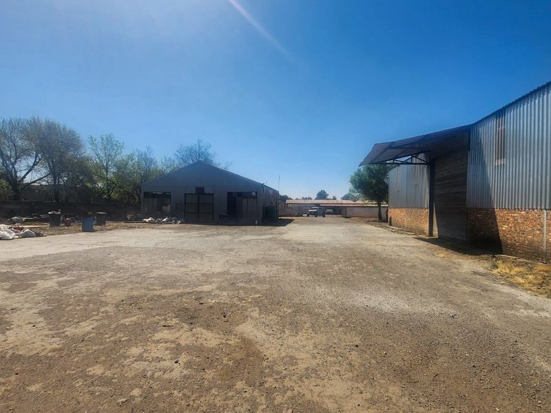 Prime Industrial Property Featuring Offices, Warehouse, and Boardroom! - Photo 4