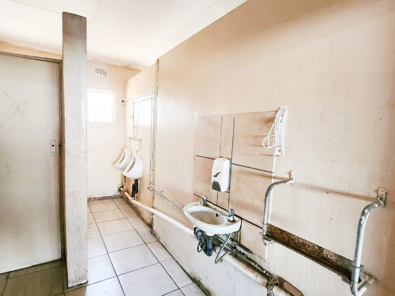 Prime Industrial Property Featuring Offices, Warehouse, and Boardroom! - Photo 8