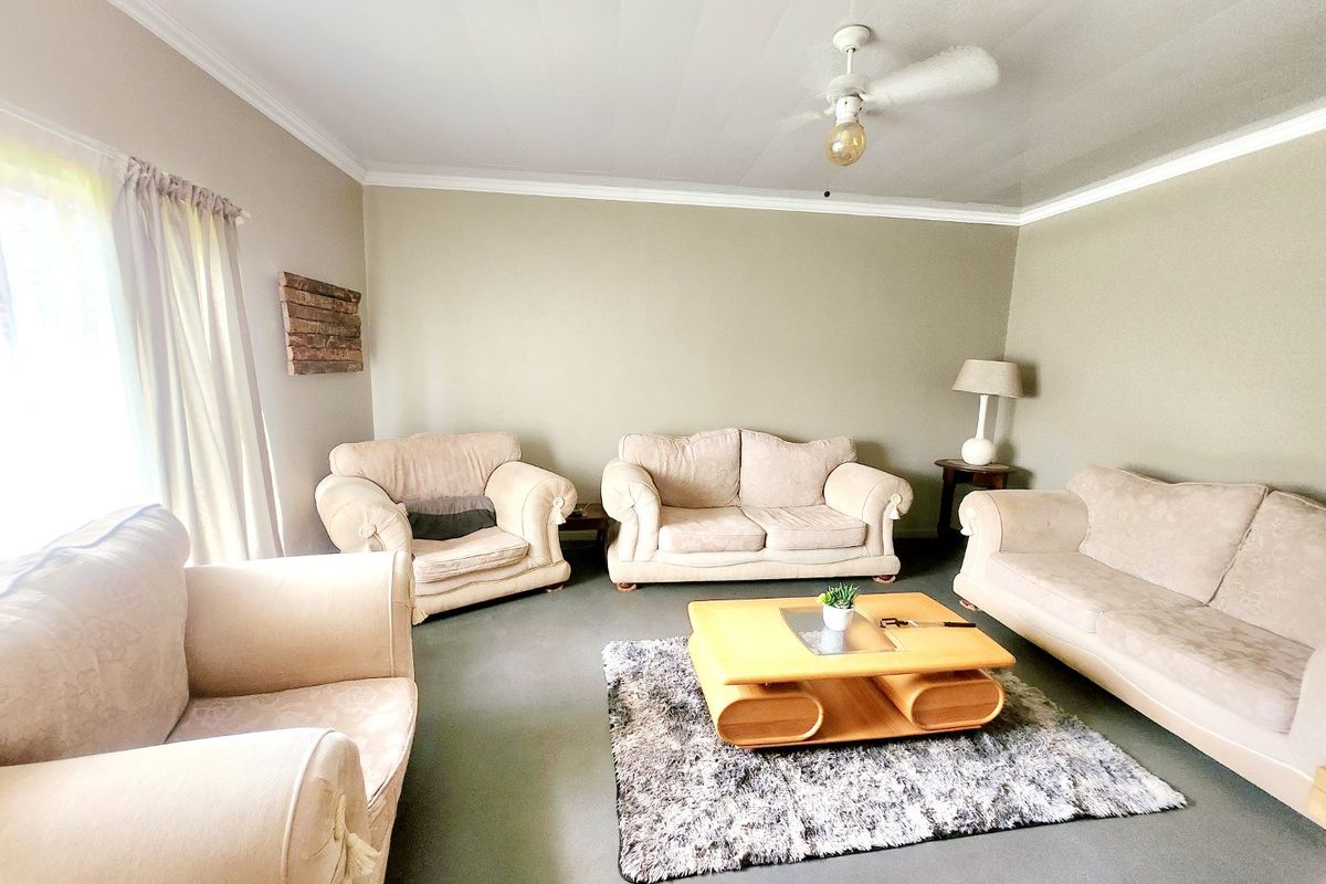 Unlock the Potential: Spacious 3-Bedroom Home Ready for Your Creative Touch! - Photo 5