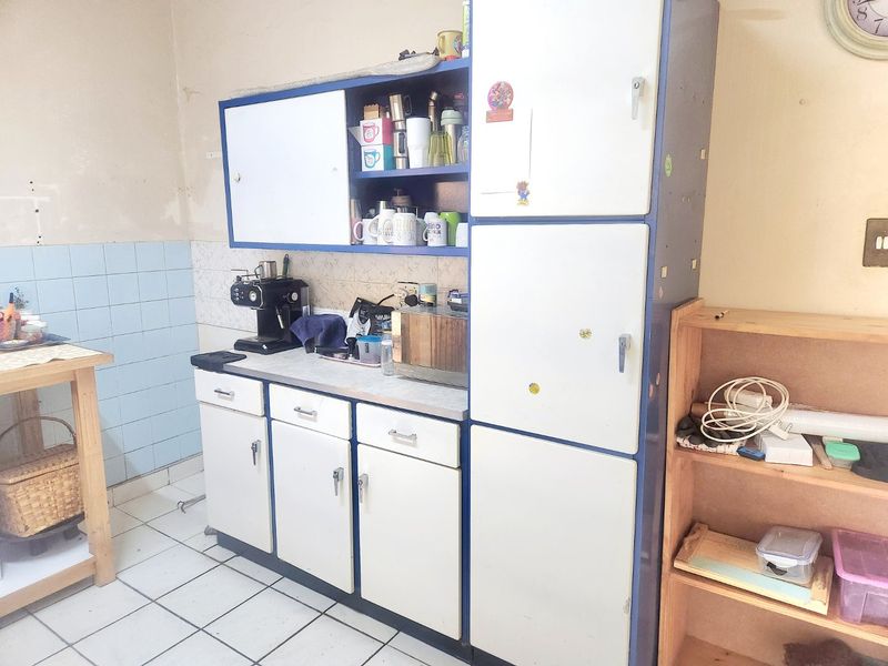 Unlock the Potential: Spacious 3-Bedroom Home Ready for Your Creative Touch! - Photo 8