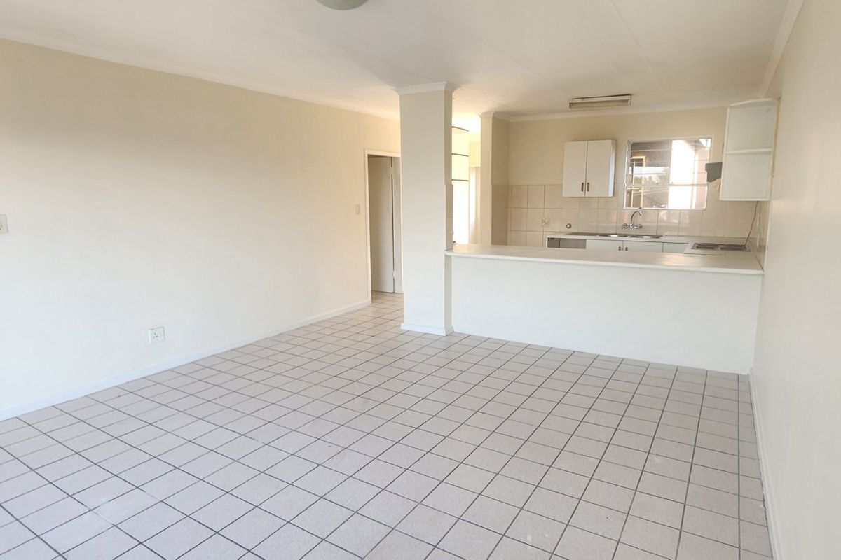 AFFORDABLE & PRACTICAL FIRST TIME BUY,  IDEAL ENTREPRENEURS OR INVESTORS, WIERDA PARK / ELDORAIGNE - Photo 3