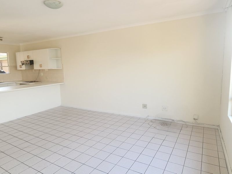 AFFORDABLE & PRACTICAL FIRST TIME BUY,  IDEAL ENTREPRENEURS OR INVESTORS, WIERDA PARK / ELDORAIGNE - Photo 6