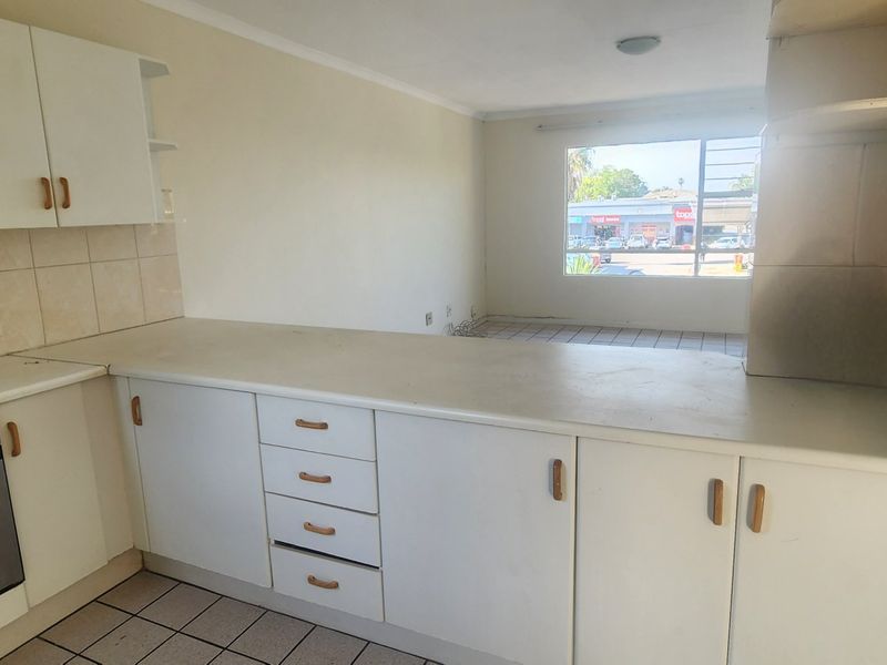AFFORDABLE & PRACTICAL FIRST TIME BUY,  IDEAL ENTREPRENEURS OR INVESTORS, WIERDA PARK / ELDORAIGNE - Photo 10