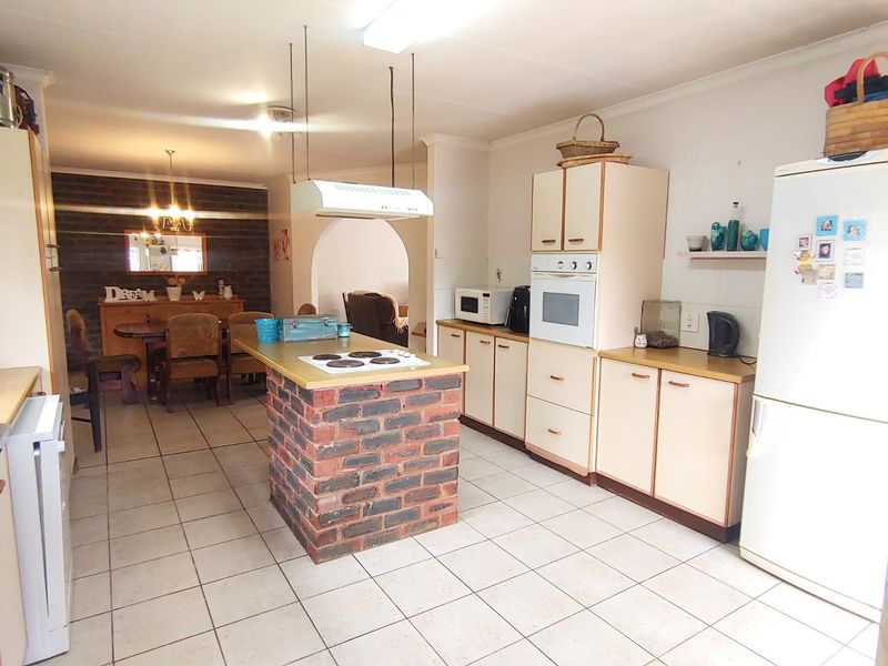 3 bedroom hidden gem in sought-after Hayfields - Photo 10