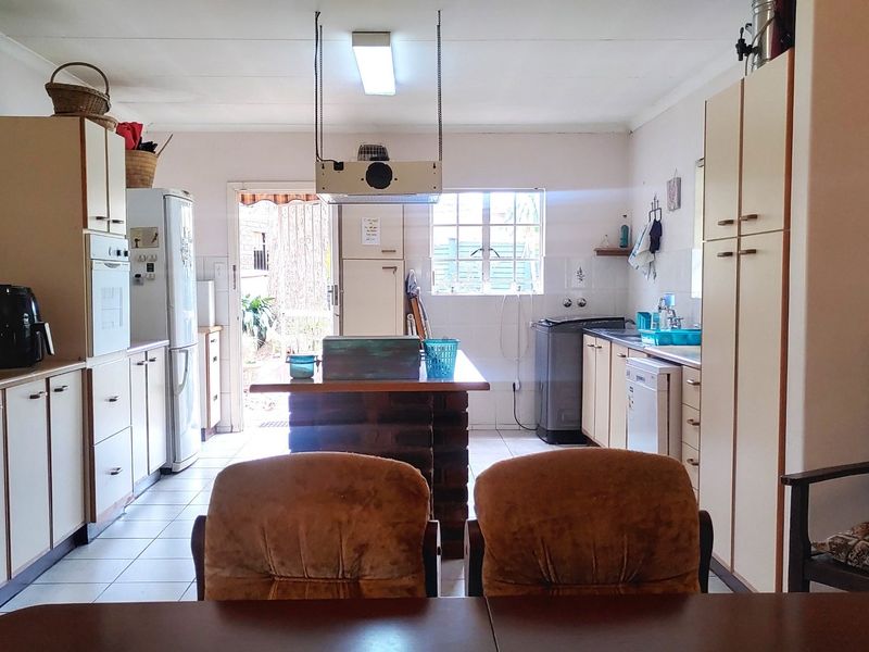 3 bedroom hidden gem in sought-after Hayfields - Photo 8