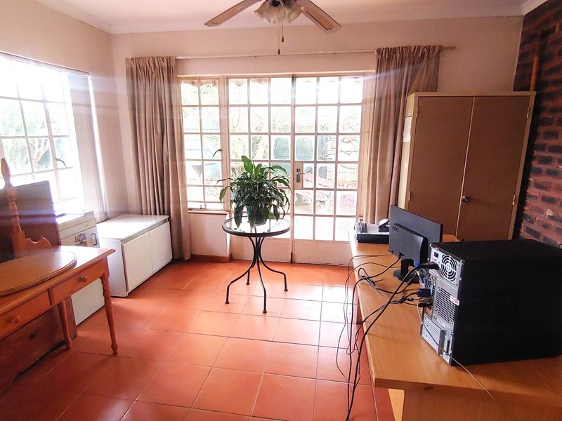 3 bedroom hidden gem in sought-after Hayfields - Photo 7