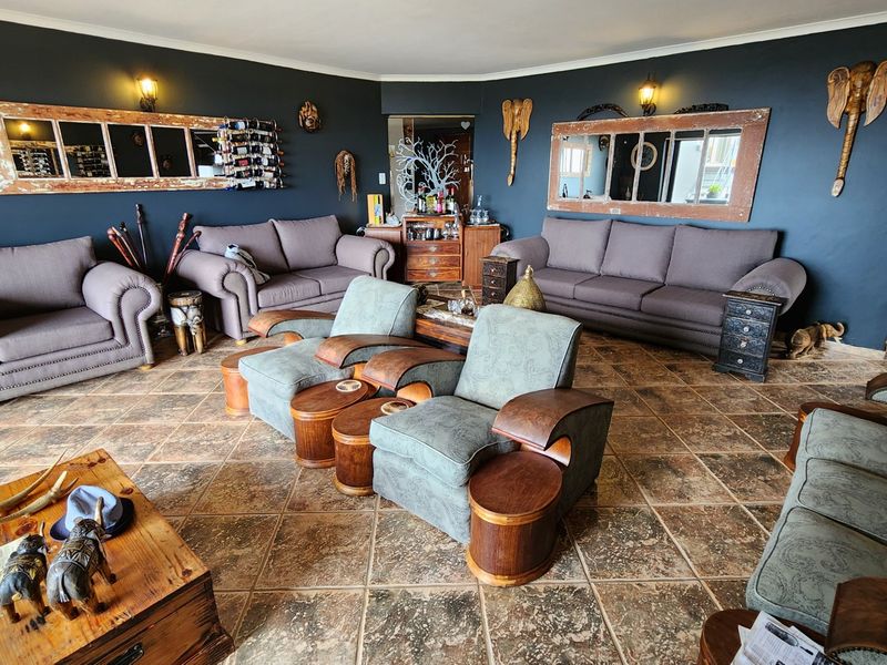 Large House... Suitable as a Guest House.... Ocean Views !!! - Photo 2