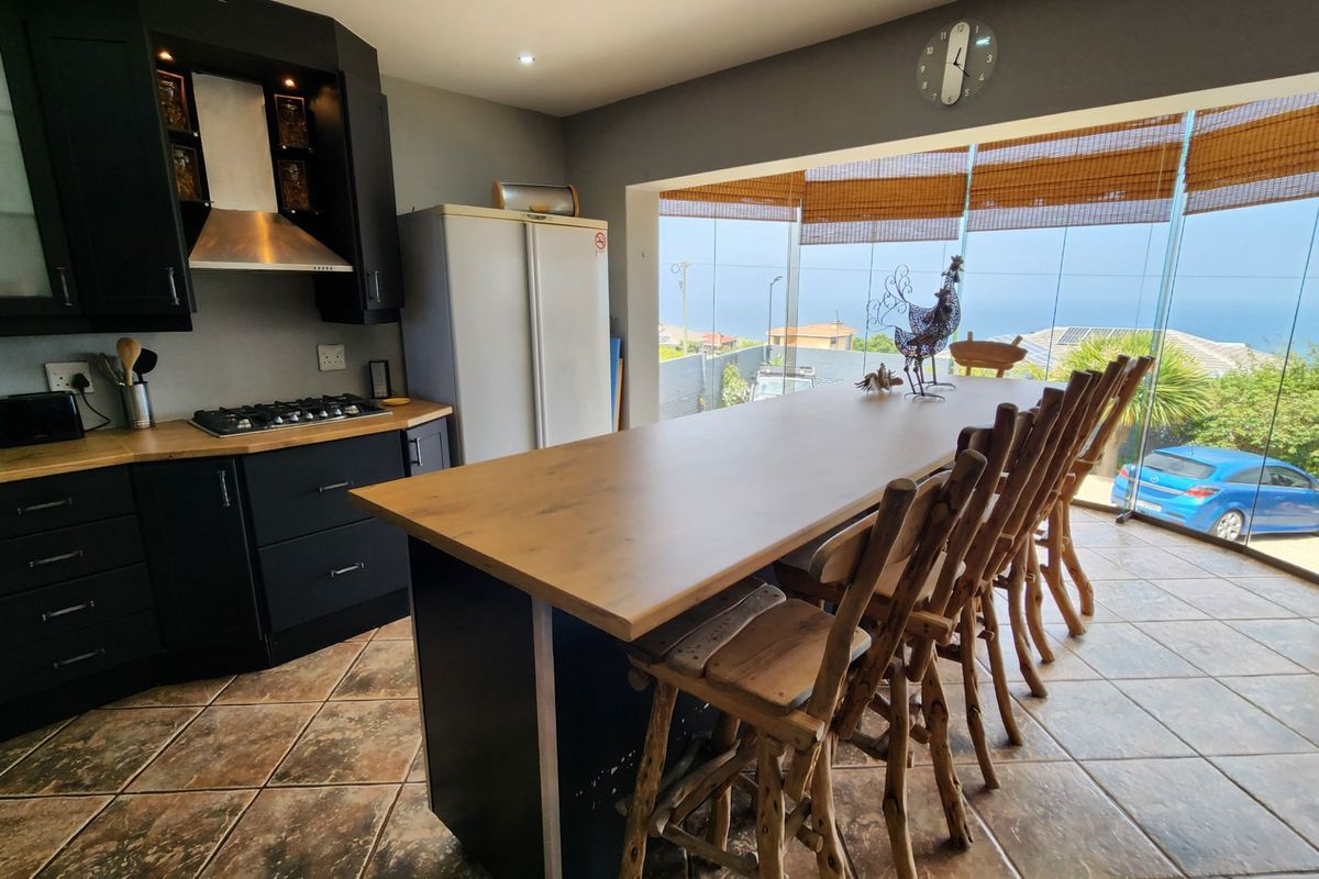 Large House... Suitable as a Guest House.... Ocean Views !!! - Photo 4