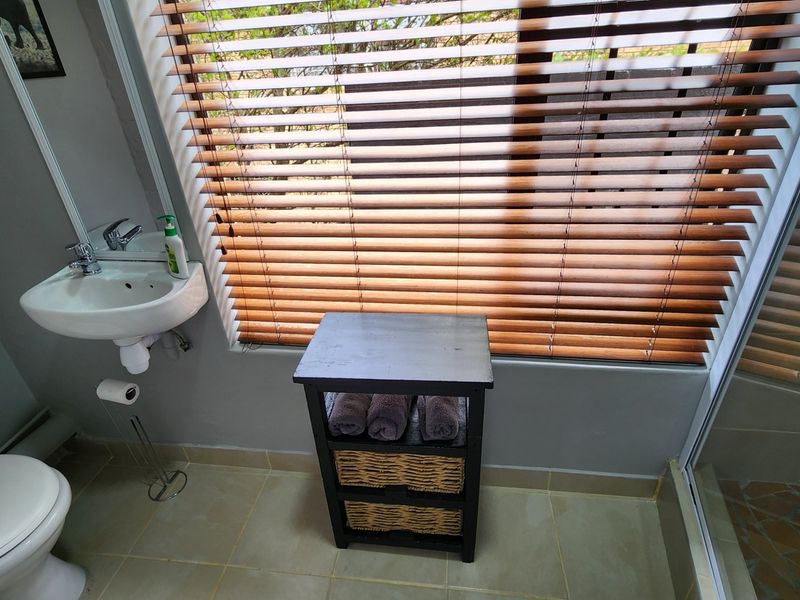 Large House... Suitable as a Guest House.... Ocean Views !!! - Photo 6