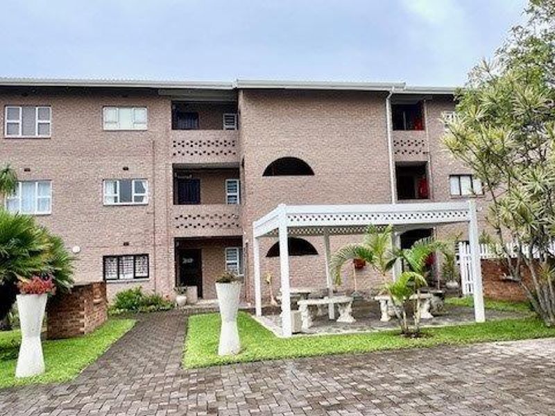 Neat As A Pin 2 Bedroom Unit - Photo 3