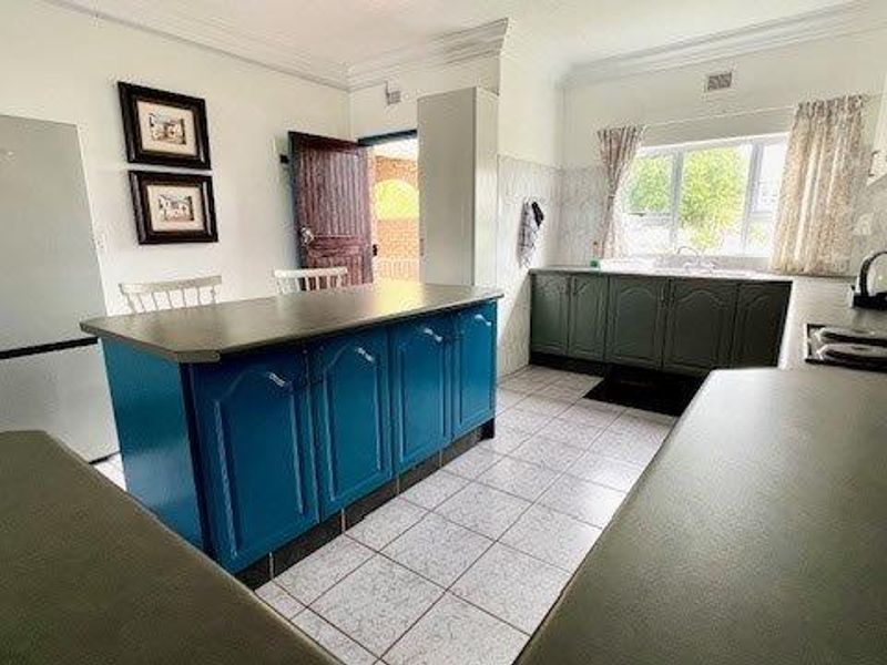 Neat As A Pin 2 Bedroom Unit - Photo 7