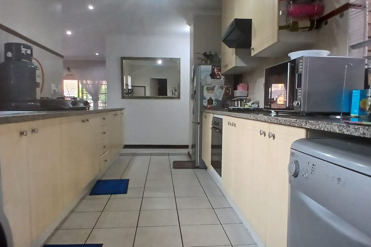 2 Bed House in Monavoni for Sale - Photo 4