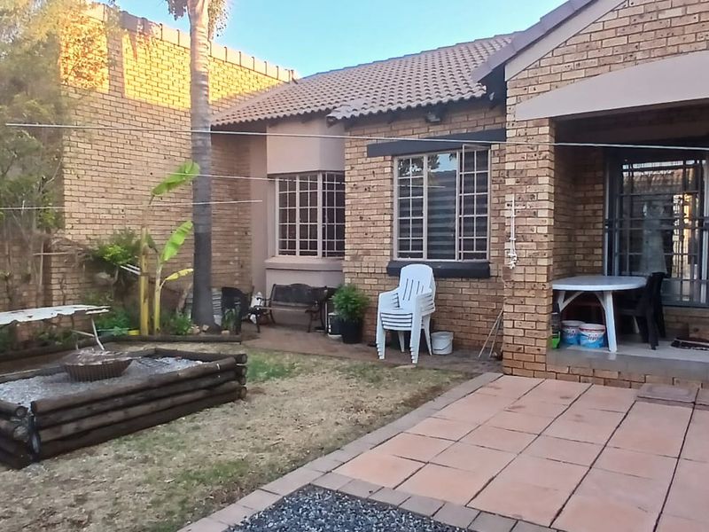 2 Bed House in Monavoni for Sale - Photo 9