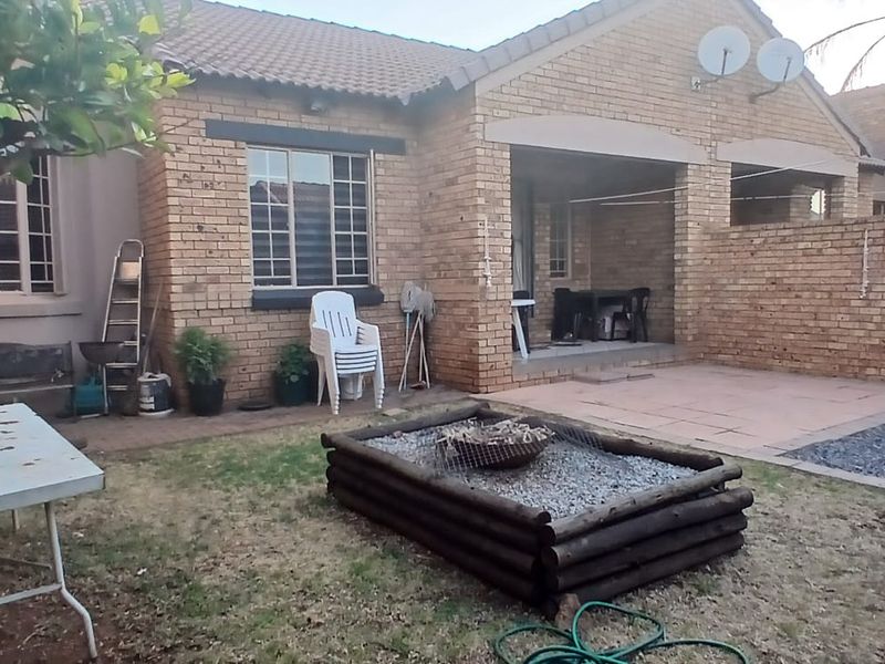 2 Bed House in Monavoni for Sale - Photo 7