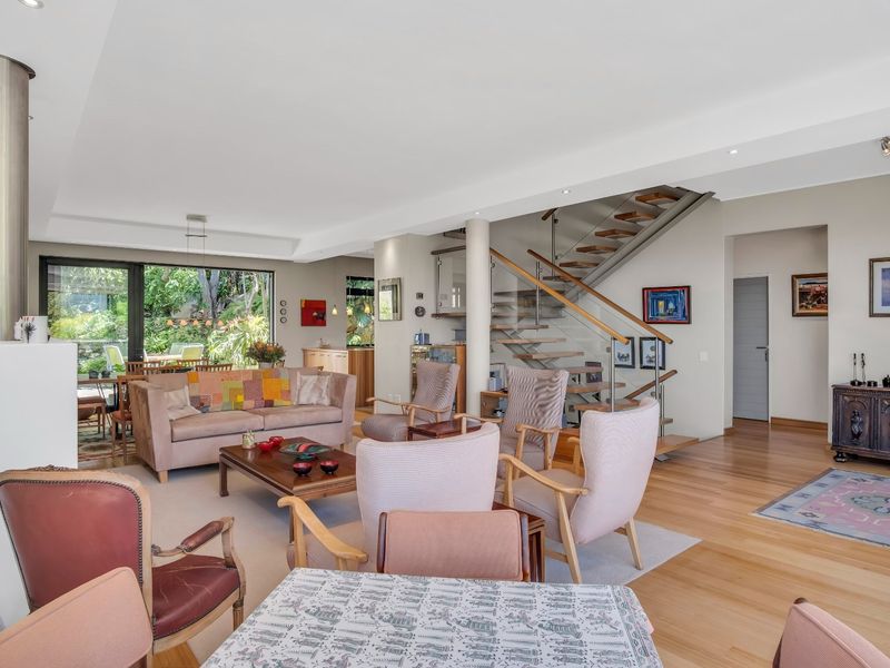 Elegant Living With Unrivalled Views  - Photo 3