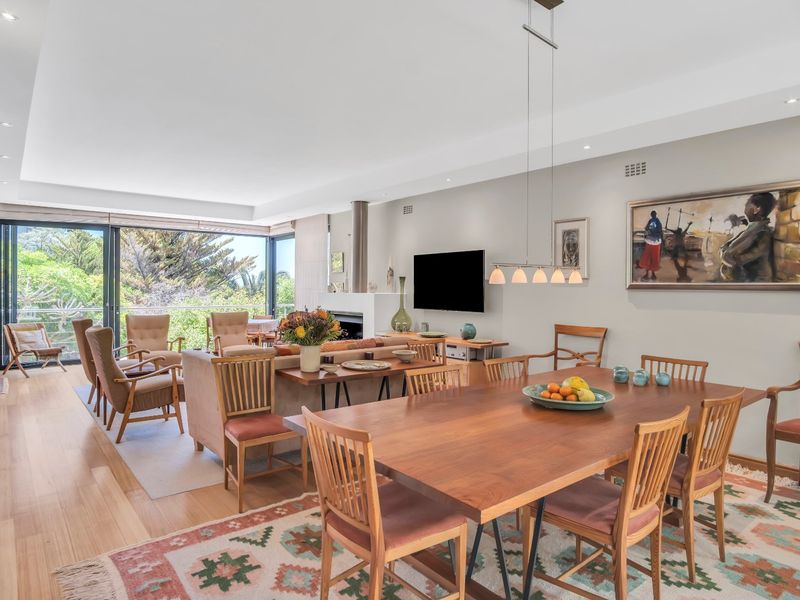 Elegant Living With Unrivalled Views  - Photo 9