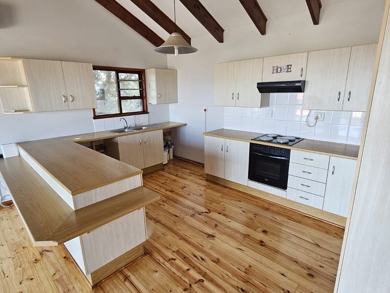 Charming Coastal Garden Cottage in Seaview - Photo 5