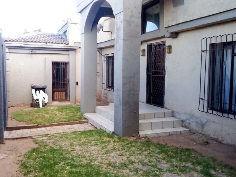 Student Accomodation with CoJ Consent - Photo 1