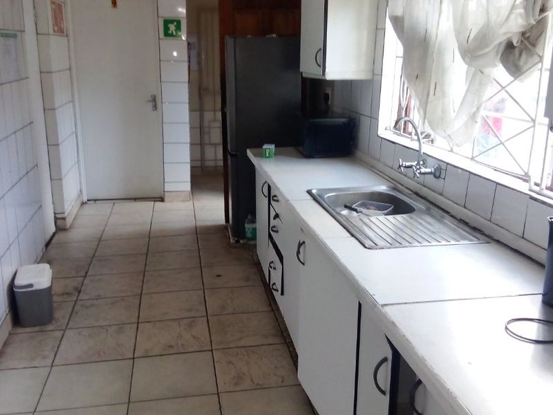 Student Accomodation with CoJ Consent - Photo 10