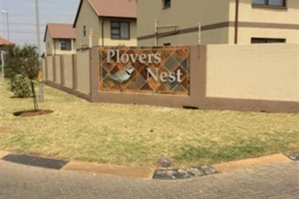 2 bedroom 1 bathroom ground first unit  - Photo 3