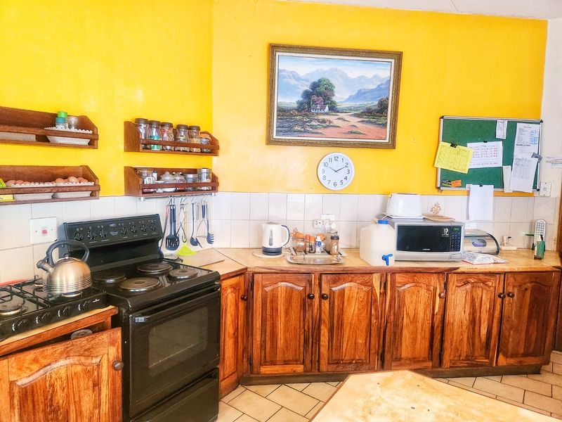 Experience Timeless Elegance and Modern Comfort in This Distinctive 4-Bedroom Home - Photo 9