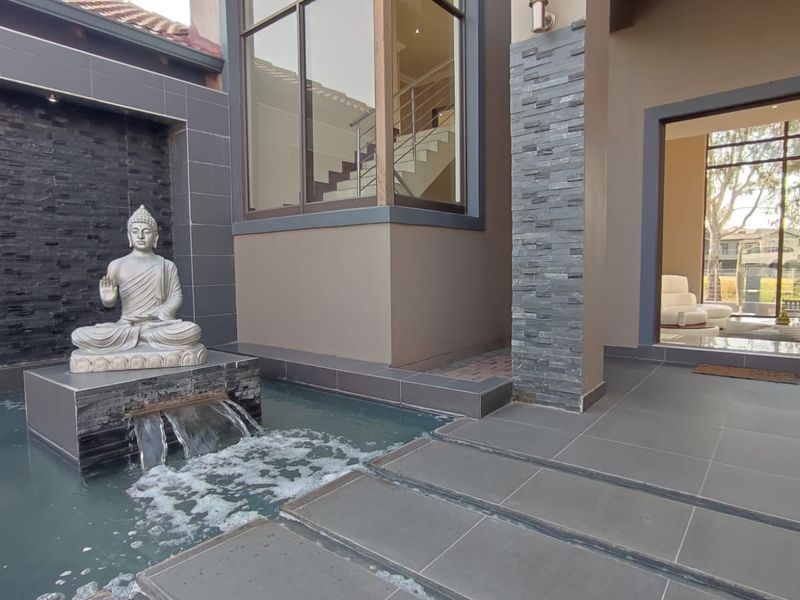 Exquisite Luxury Home in Blue Valley Golf Estate: A Perfect Blend of Elegance, Comfort, and Entertainment. - Photo 5