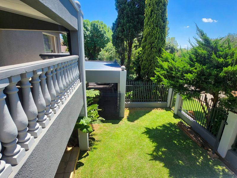 This immaculate 6-bedroom, 4-bathroom home with spacious living areas, dual living potential, and exceptional entertainment features is the perfect blend of luxury, flexibility, and style. - Photo 3