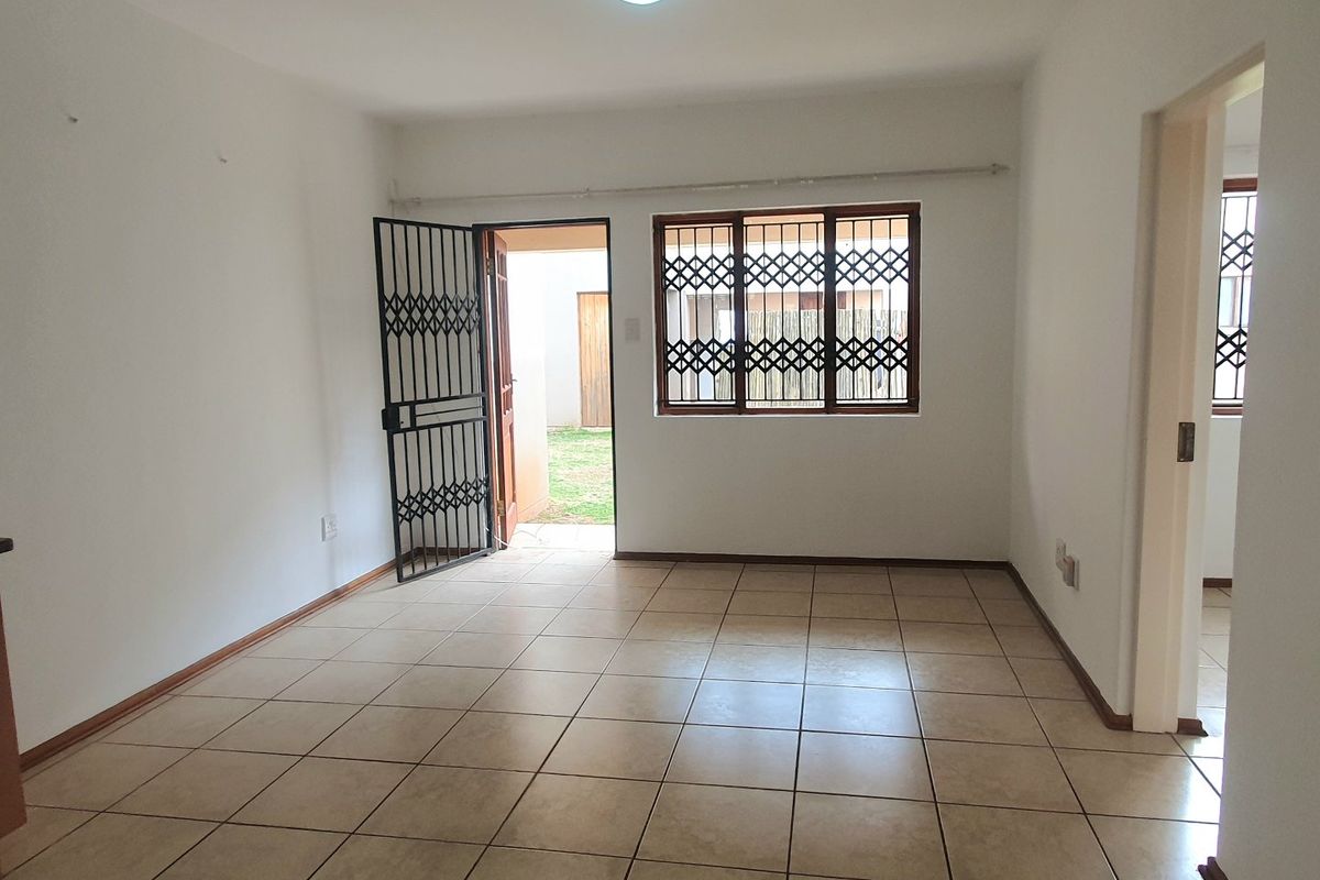 NEAT 1 BEDROOM APARTMENT FOR SALE IN THE SOUGHT AFTER MORGENHOF GOLF ESTATE - Photo 4