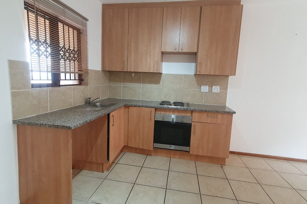 NEAT 1 BEDROOM APARTMENT FOR SALE IN THE SOUGHT AFTER MORGENHOF GOLF ESTATE - Photo 4