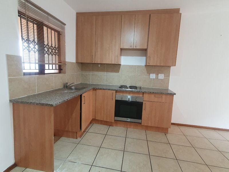 NEAT 1 BEDROOM APARTMENT FOR SALE IN THE SOUGHT AFTER MORGENHOF GOLF ESTATE - Photo 8