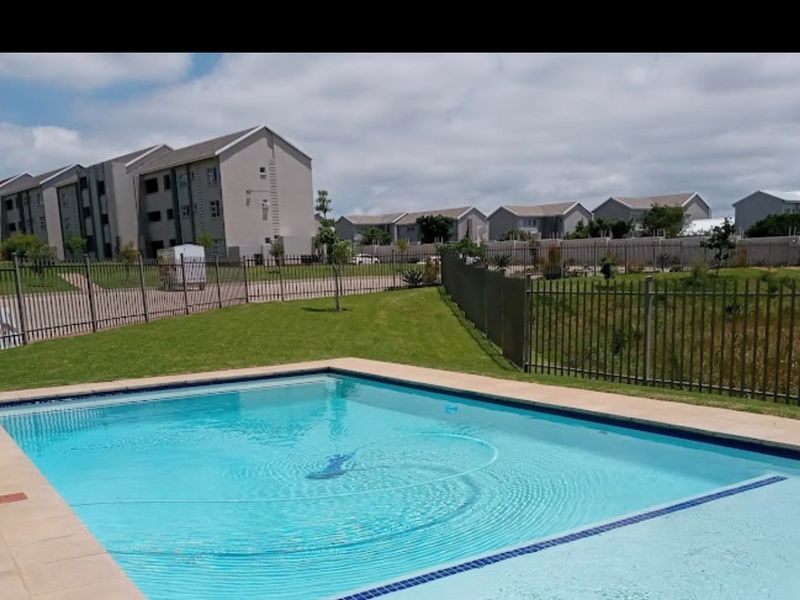 Fully Furnished 2 Bedroom 2 Bathroom 1st floor apartment to rent - Photo 2