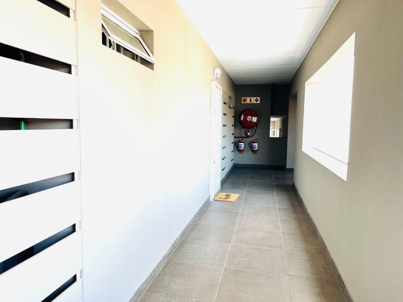 Fully Furnished 2 Bedroom 2 Bathroom 1st floor apartment to rent - Photo 3