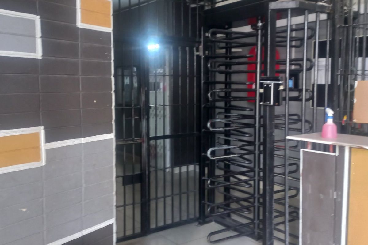 Investment property in South beach - Photo 3