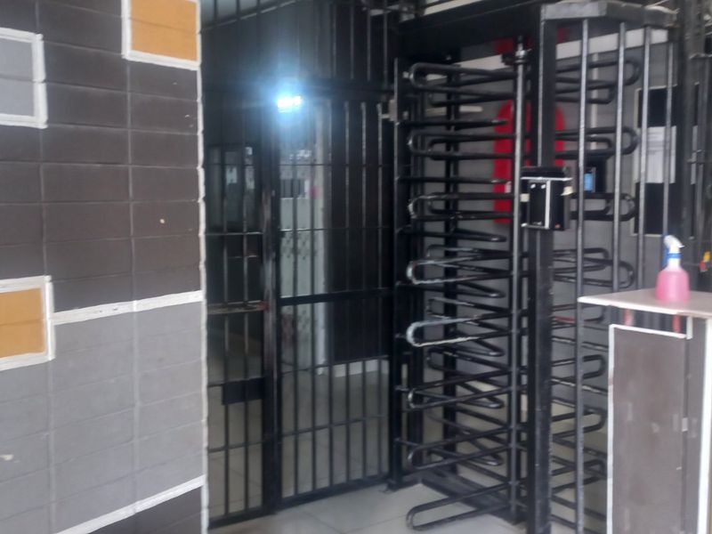 Investment property in South beach - Photo 3