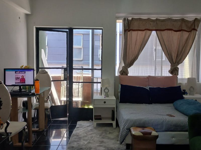 Investment property in South beach - Photo 8